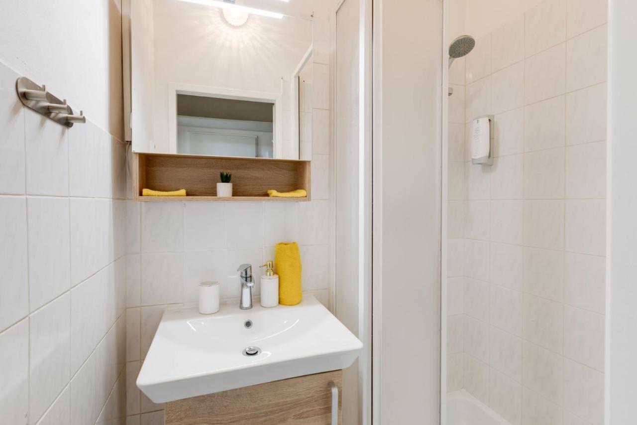 Sunshine Apartment Near The City Center Прага Экстерьер фото