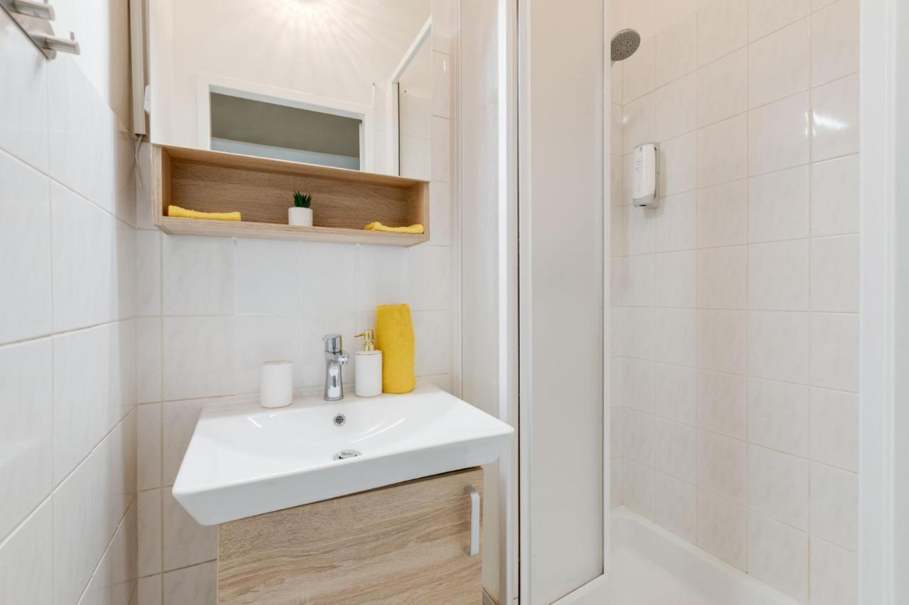 Sunshine Apartment Near The City Center Прага Экстерьер фото